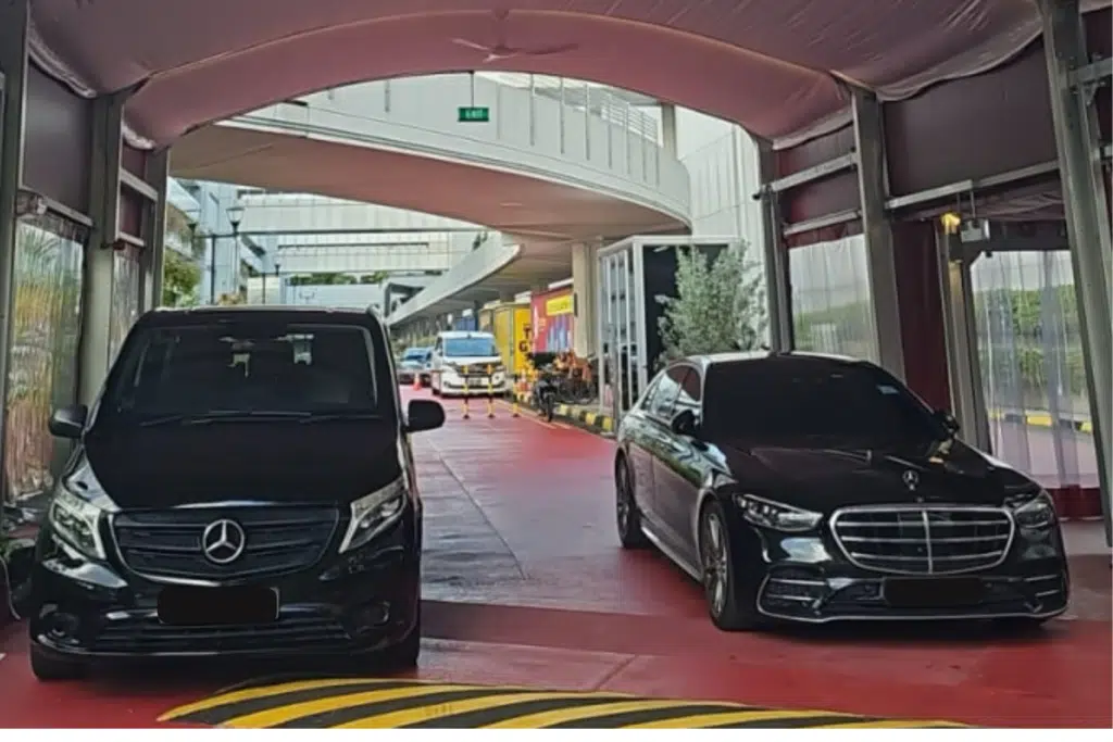 Changi CIP terminal private pickup mercedes and s class convoy mysingaporedriver